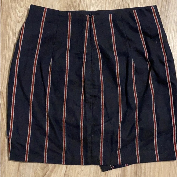 Cute navy skirt with integrated belt - Picture 3 of 3
